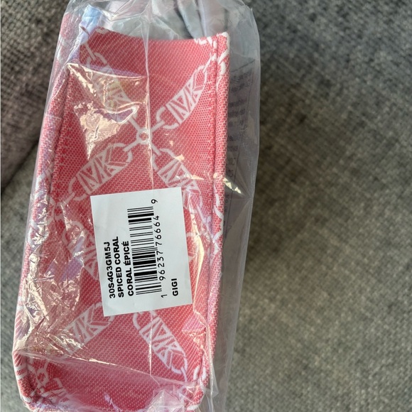 BNWT authentic Michael Kors Coral Crossbody Bag – Store Purchase (Not Outlet)! - Picture 8 of 16